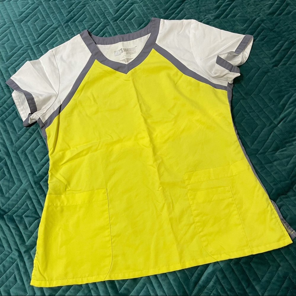 Grey’s Anatomy active scrub top